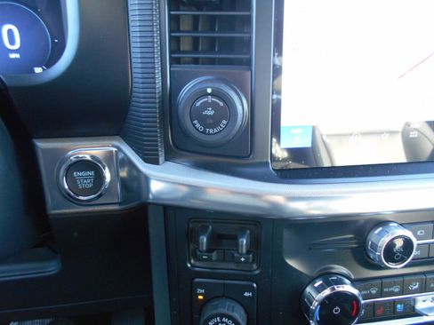 New 2025 Ford F150 Lariat w/ Equipment Group 502A High image 40