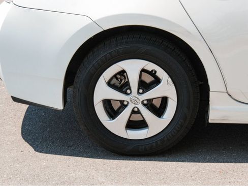 Used 2012 Toyota Prius Two FWD image 4