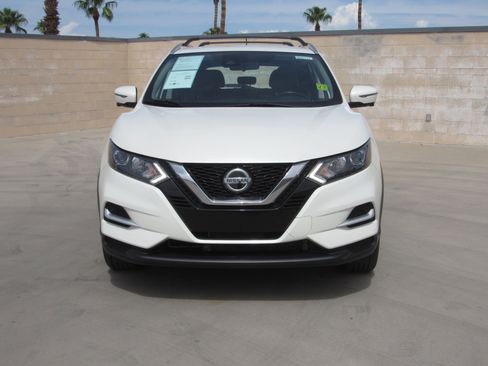 Used 2022 Nissan Rogue Sport SL image 3