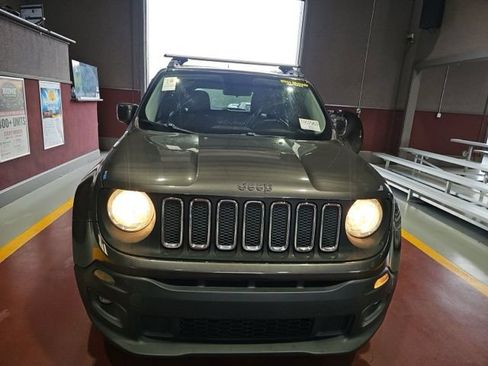 Used 2017 Jeep Renegade Latitude w/ Cold Weather Group AWD/4WD image 2