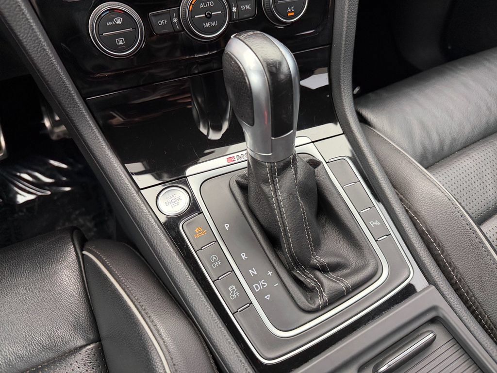 Used 2018 Volkswagen Golf R 4-Door AWD/4WD image 27