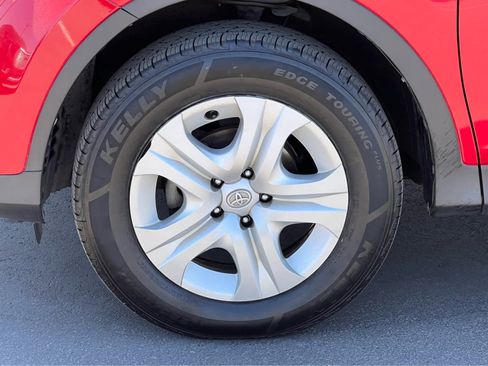 Used 2015 Toyota RAV4 LE FWD image 13