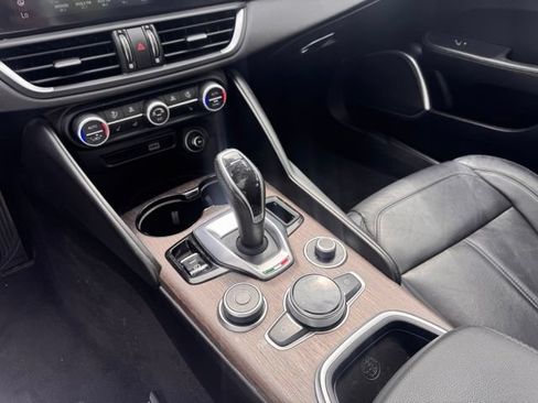 Used 2021 Alfa Romeo Giulia Ti w/ Nero Edizione RWD image 9