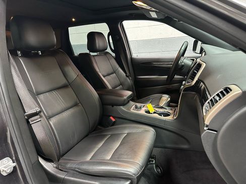Used 2016 Jeep Grand Cherokee Limited 75th Anniversary AWD/4WD image 9