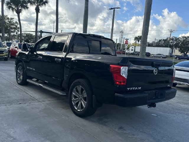 Used 2018 Nissan Titan SL w/ Chrome Package RWD image 8