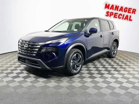 Used 2024 Nissan Rogue SV FWD image 4