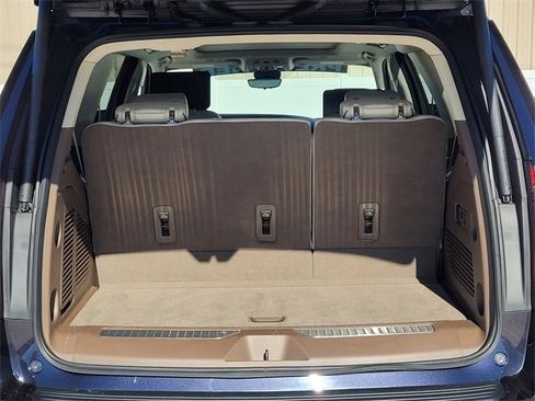 Used 2023 GMC Yukon Denali w/ Denali Reserve Package image 8