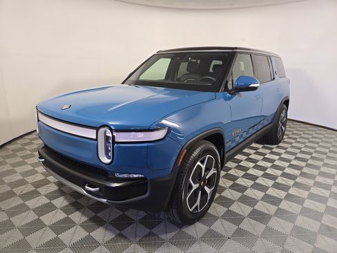 Used 2024 Rivian R1S Adventure AWD/4WD image 1