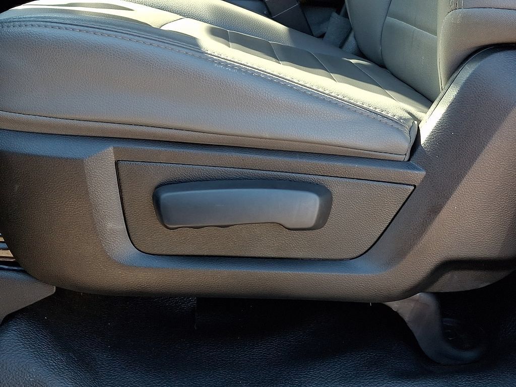 Used 2014 RAM 3500 Tradesman RWD image 29