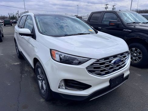 Used 2022 Ford Edge SEL w/ Convenience Package image 3