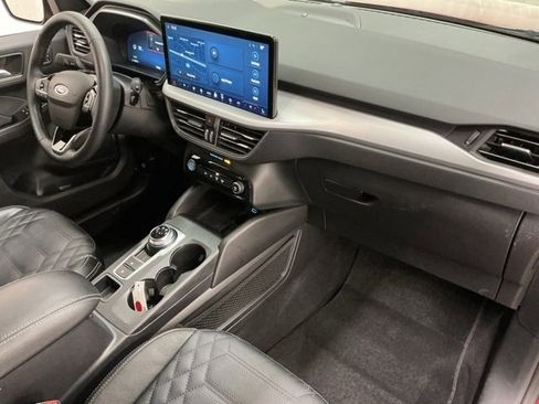 Used 2023 Ford Escape Platinum w/ Premium Technology Package image 18