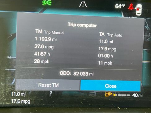 Used 2023 Volvo XC40 B4 Plus w/ Driver Assist Package FWD image 12