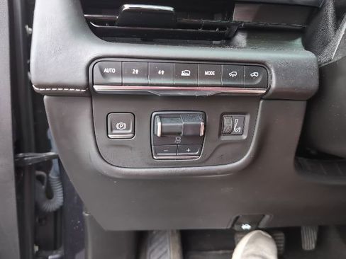 Used 2022 Cadillac Escalade ESV Sport Platinum image 18