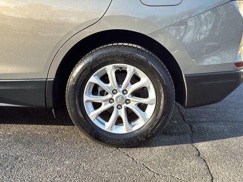 Used 2018 Chevrolet Equinox LT image 18