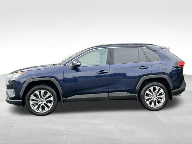 Used 2021 Toyota RAV4 XLE Premium AWD/4WD image 2