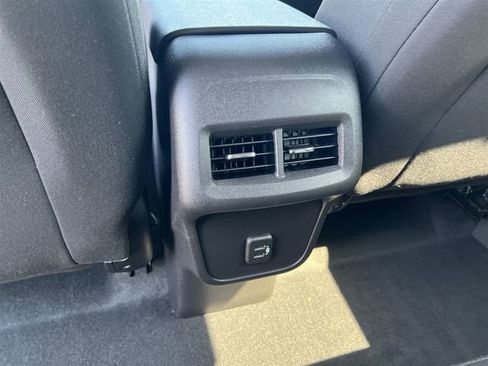 Used 2023 Chevrolet Equinox LS w/ LS Convenience Package image 24