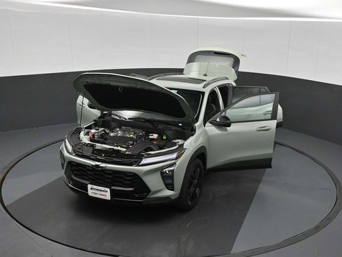 New 2026 Chevrolet Trax ACTIV w/ Sunroof Package FWD image 27