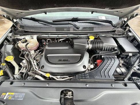 Used 2023 Chrysler Voyager LX FWD image 28