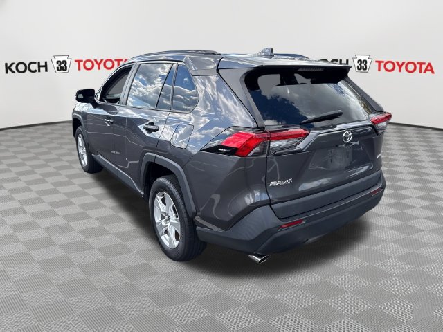Used 2021 Toyota RAV4 XLE w/ Convenience Package FWD image 6