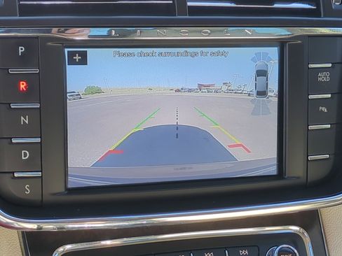 Used 2017 Lincoln Continental Reserve AWD/4WD image 23