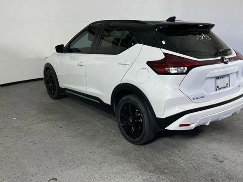 Used 2022 Nissan Kicks SR w/ Premium Package FWD image 5