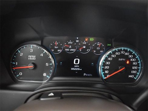 Used 2020 Chevrolet Suburban Premier w/ Premier 6.2L Value Package image 16