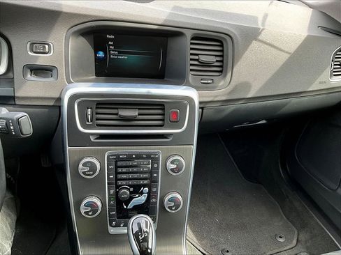 Used 2015 Volvo S60 T5 Platinum image 30