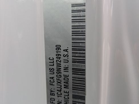 Used 2022 Jeep Wrangler Unlimited Rubicon w/ Xtreme Recon 35" Tire Package image 32