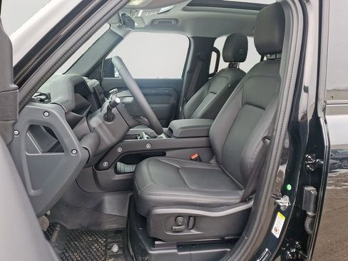 Used 2025 Land Rover Defender 110 S image 14