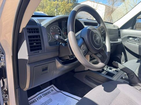 Used 2012 Jeep Liberty Sport image 20