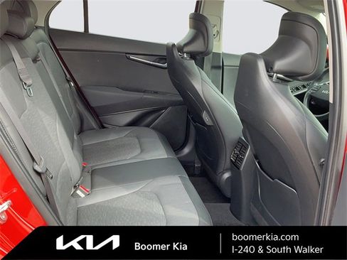 Used 2023 Kia Niro SX Touring image 12