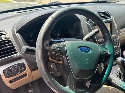Used 2016 Ford Explorer Limited FWD image 2