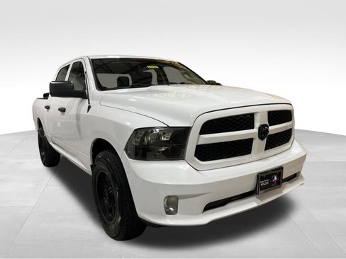 Used 2017 RAM 1500 Express AWD/4WD image 3
