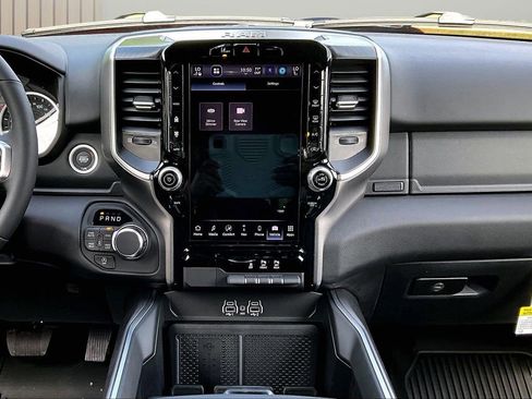New 2026 RAM 1500 4x4 Crew Cab image 12