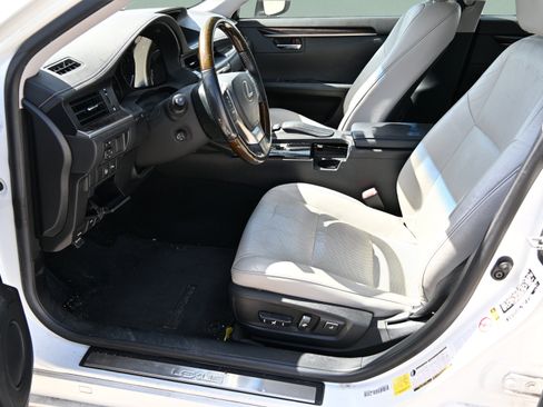Used 2013 Lexus ES 350 F Sport w/ Luxury Pkg FWD image 16