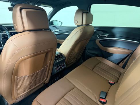 Used 2023 Audi e-tron Premium Plus w/ Premium Plus Package image 20