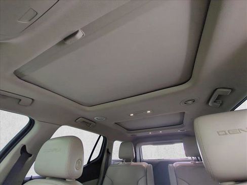 Used 2019 GMC Acadia Denali w/ Technology Package AWD/4WD image 16