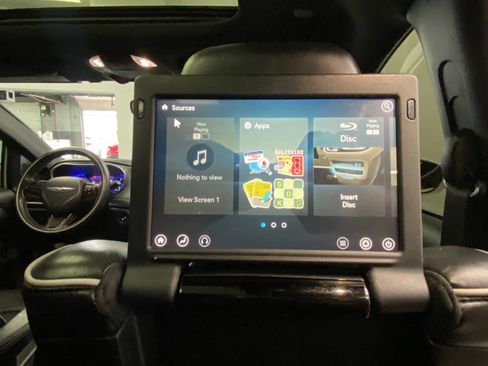 Used 2018 Chrysler Pacifica Limited w/ S Appearance Package image 43