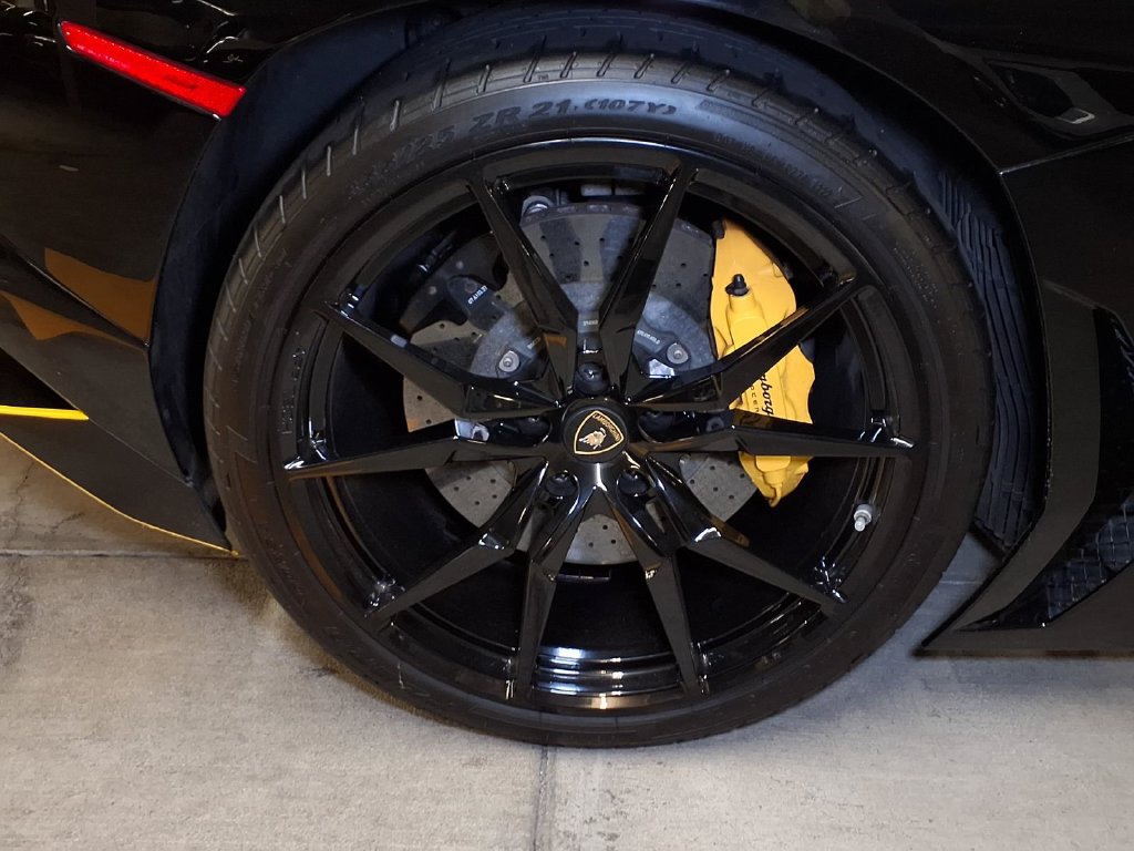 Used 2012 Lamborghini Aventador LP 700-4 AWD/4WD image 18