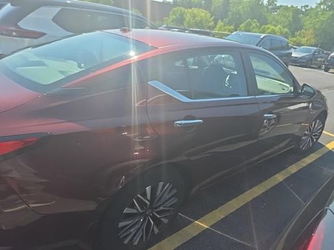 Certified 2023 Nissan Altima 2.5 SV FWD image 4