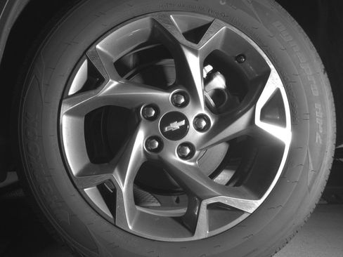 Used 2025 Chevrolet Trax LT image 13