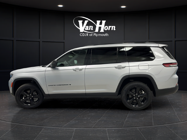 Used 2024 Jeep Grand Cherokee L Limited w/ Black Appearance Package AWD/4WD image 4