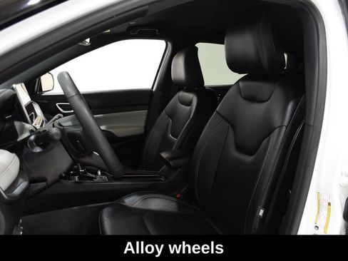 Used 2025 Jeep Compass Limited AWD/4WD image 25