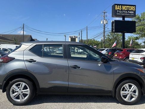 Used 2023 Nissan Kicks S FWD image 6