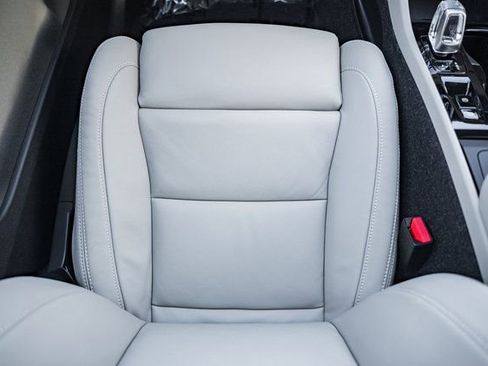 New 2026 Volvo XC40 B4 Plus w/ Protection Package Premier image 31