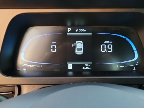 Certified 2025 Hyundai Elantra Sport w/ Cargo Package image 10