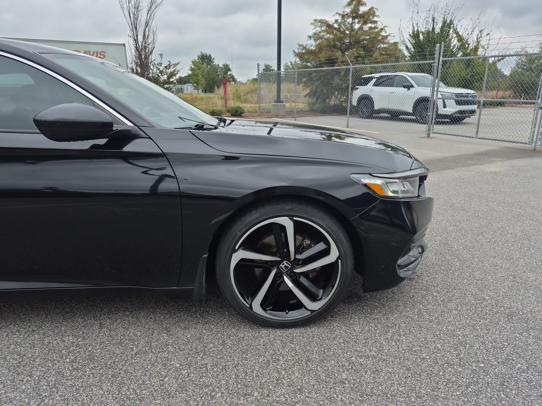 Used 2018 Honda Accord Sport image 11