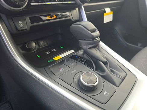 Certified 2025 Toyota RAV4 XLE image 33