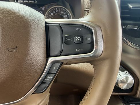 Used 2019 RAM 1500 Laramie RWD image 38