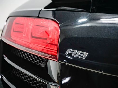 Used 2011 Audi R8 V10 image 17